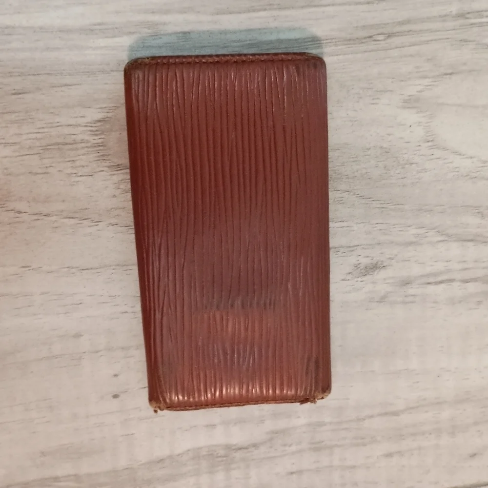 Louis Vuitton Brown Epi Leather 4 Key Holder